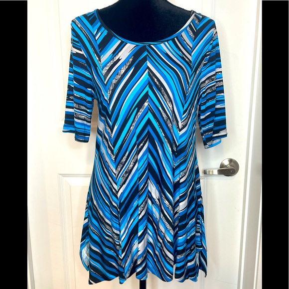 Dana Buchman Tops - Dana Buchman…Blue & Black Stretchy Striped Handkerchief Top -Size Medium (#126)